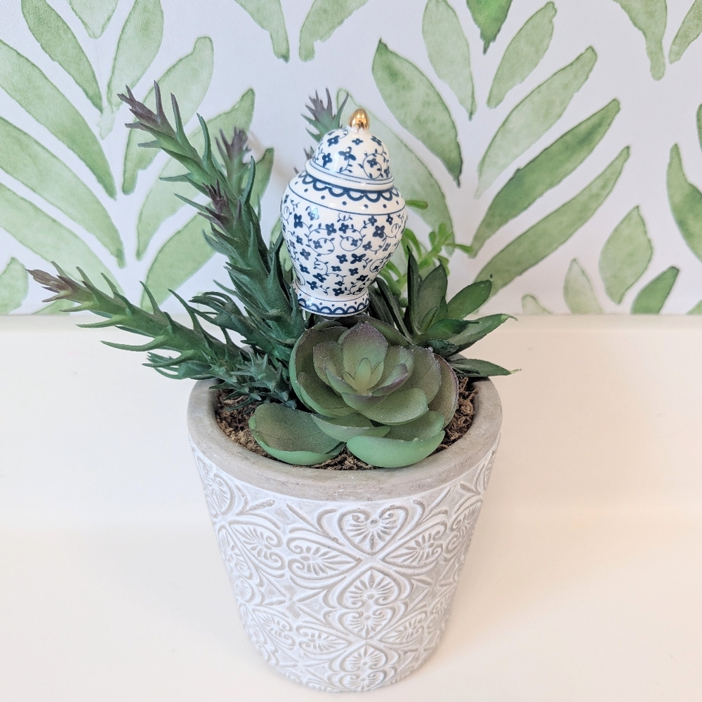 Blue & White Floral Ceramic Ginger Jar Topper with Gold Accent